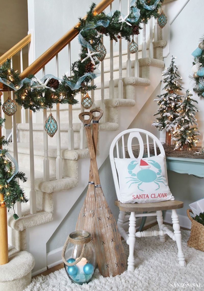 christmas beach house decor 17 Coastal Christmas Decor Ideas