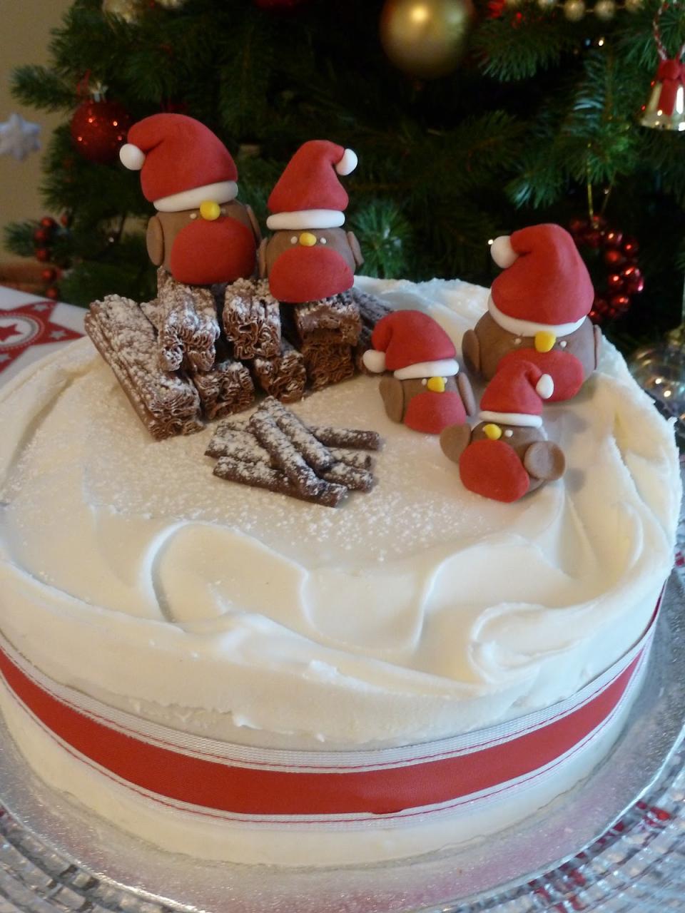 christmas cake decoration ideas uk Christmas Cake decorated with swirled royal icing