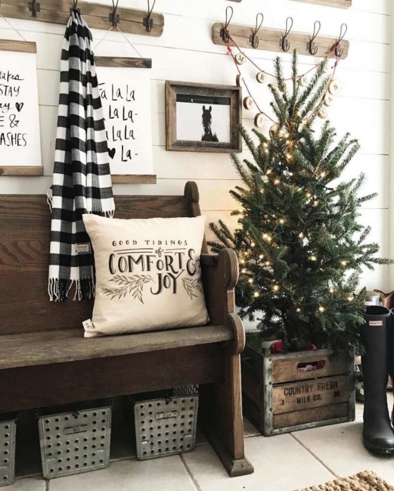 black and white farmhouse christmas decor Black & White 50+ Christmas décor ideas to go for a Modern and Elegant