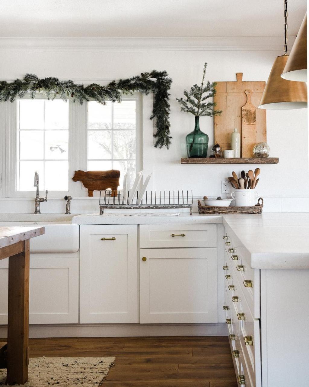 farmhouse kitchen christmas decor 25 Inspiring Farmhouse Christmas Decor Ideas You Need to See