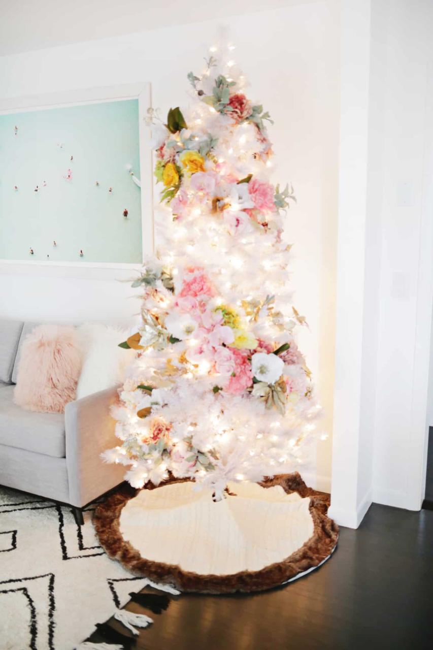 christmas tree decor with flowers Floral Christmas Tree DIY! A Beautiful Mess