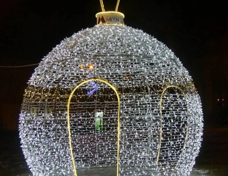 oversized outdoor christmas decor Outdoor Large Christmas Decorations Oversize Led Bauble Ornament