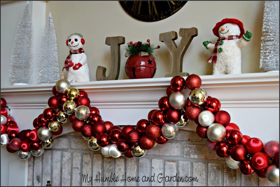 christmas ornament garland outdoor How To Easily Make Beautiful Christmas Ornament Garland My Humble