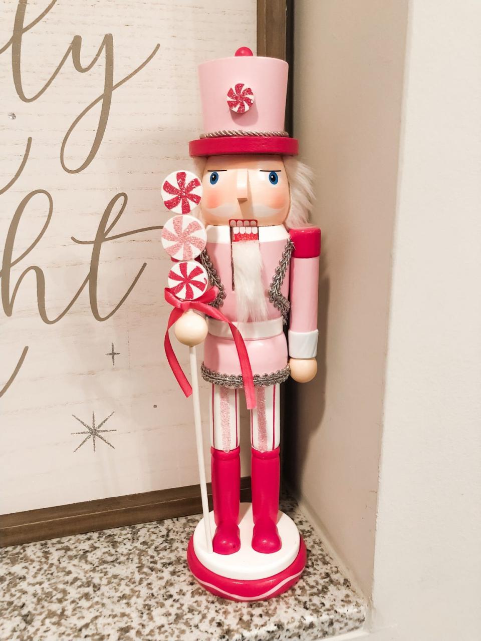 red and pink christmas decor RED AND PINK CHRISTMAS DECORATIONS Sassy Southern Blonde