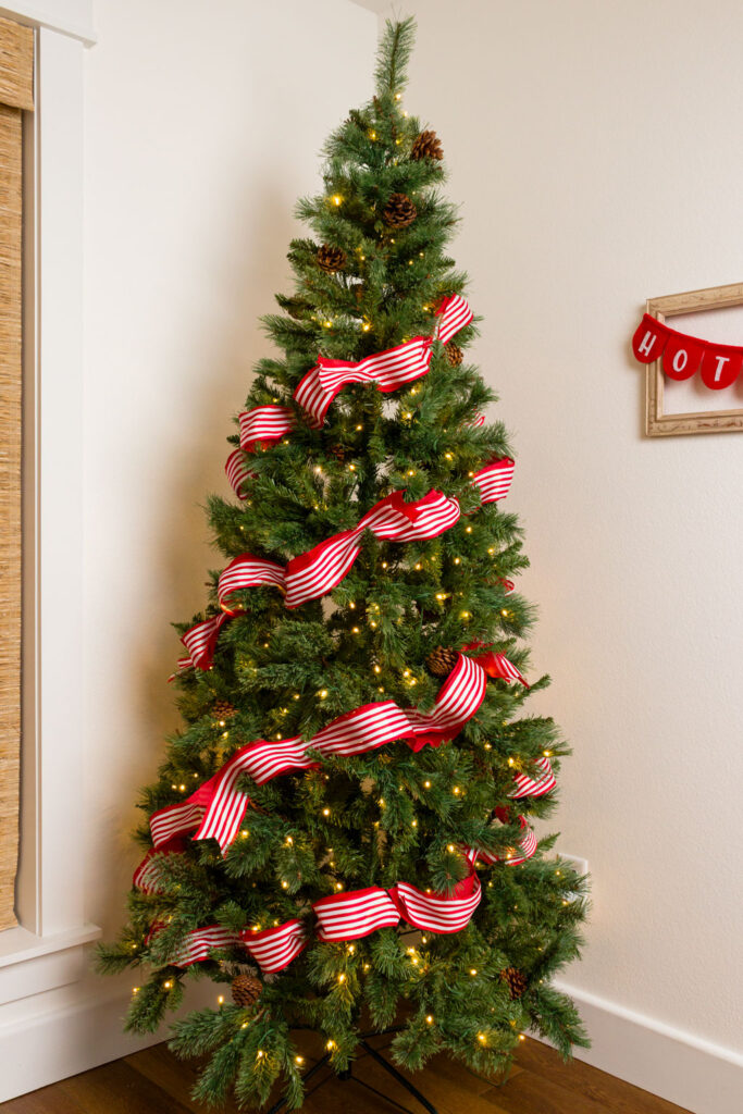 ribbon decor christmas tree How to Decorate a Christmas Tree with Ribbon Kippi at Home