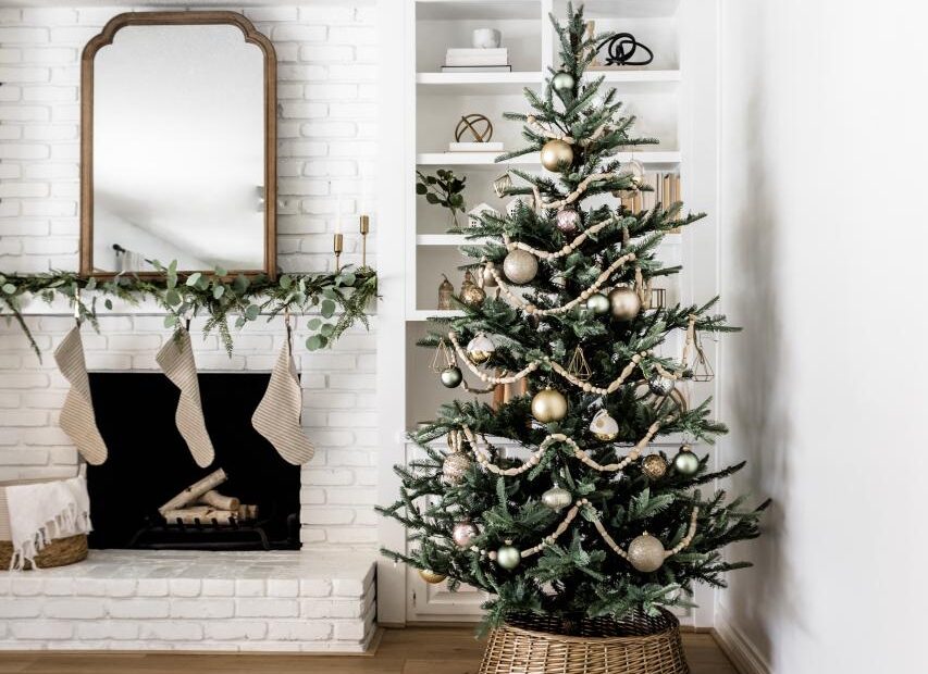 christmas decoration ideas modern Modern, Minimalistic Christmas Tree Decor Halfway Wholeistic