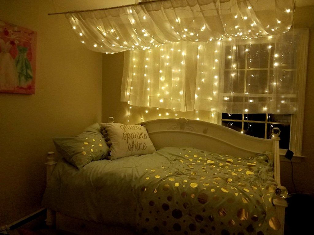 christmas lights bedroom decor Stunning Christmas Lights Decoration Ideas In The Bedroom 30 HMDCRTN