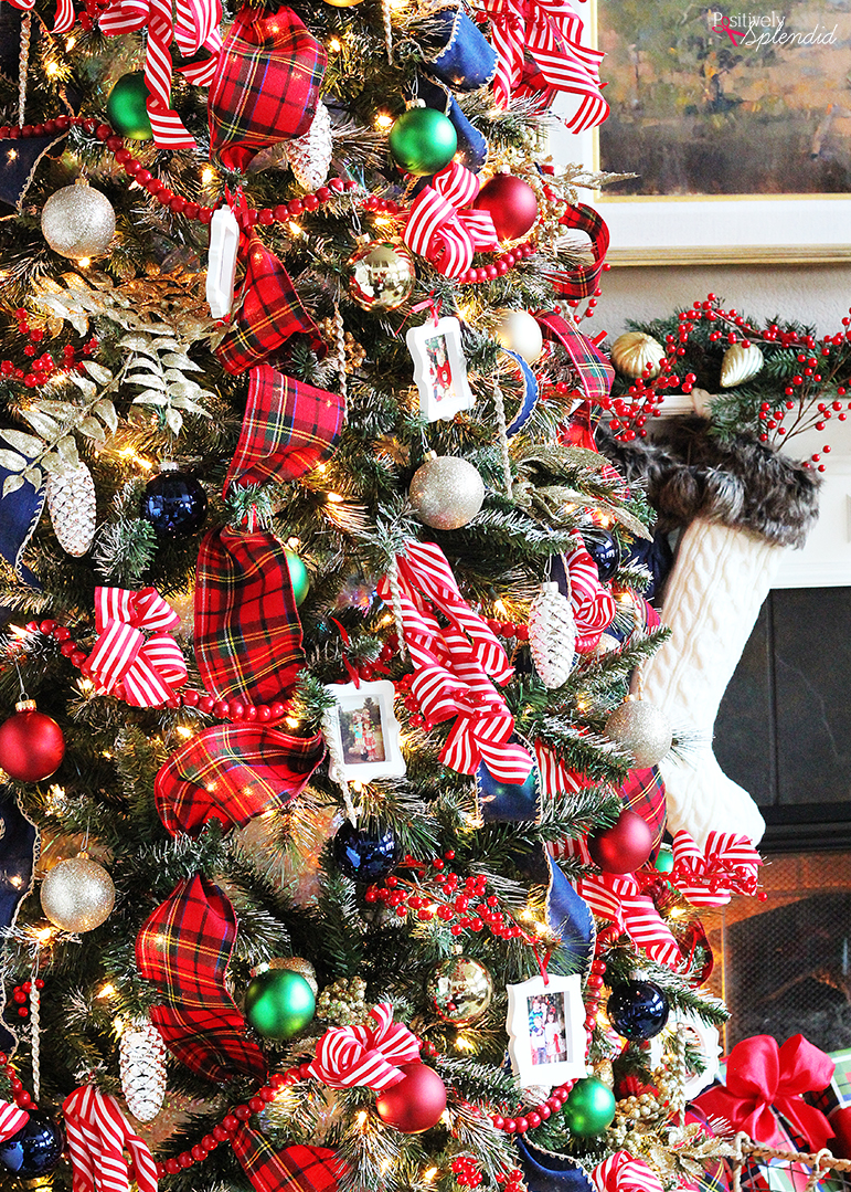 plaid christmas tree decor Traditional Plaid Christmas Tree Decorations A holiday classic!