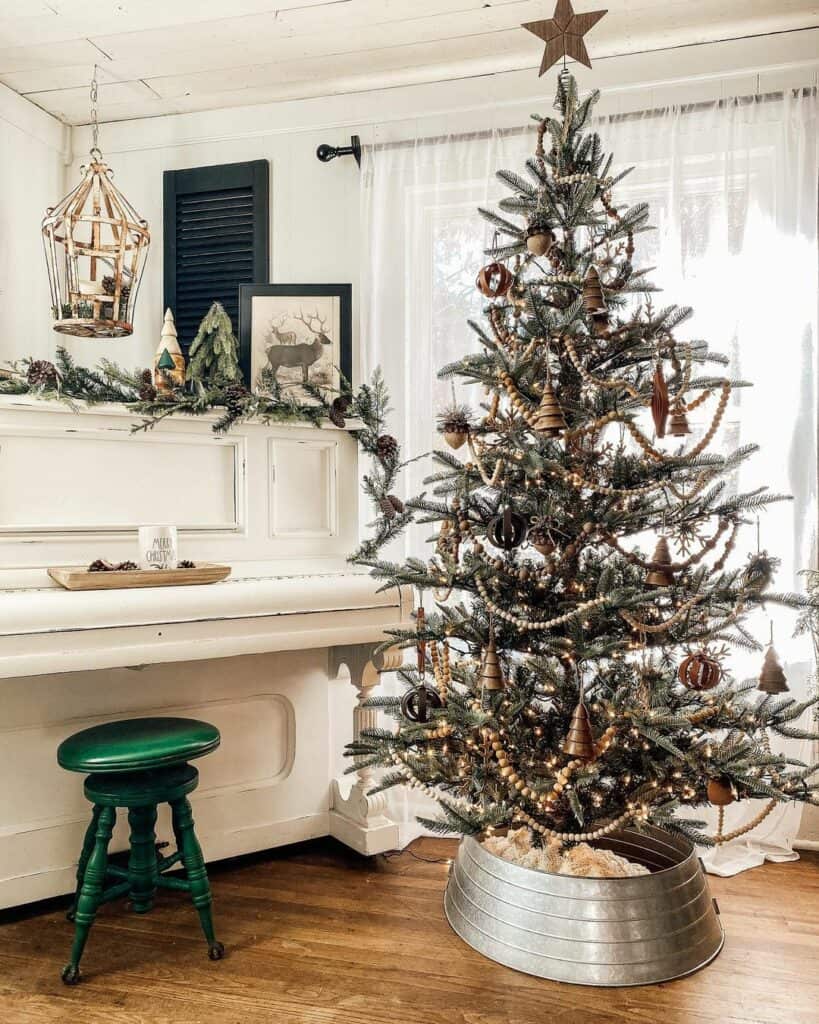 vintage christmas tree decor ideas Vintage Christmas Tree Decorating Ideas Soul & Lane