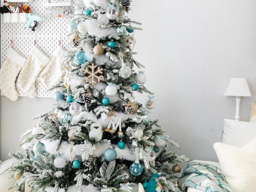 christmas tree decor ideas blue White Christmas Tree Blue Decorating Ideas