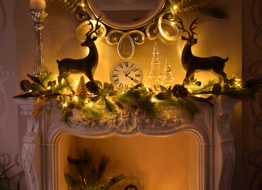 christmas decor around fireplace wow !! Wonderful Fireplace Mantel Christmas Decoration Ideas