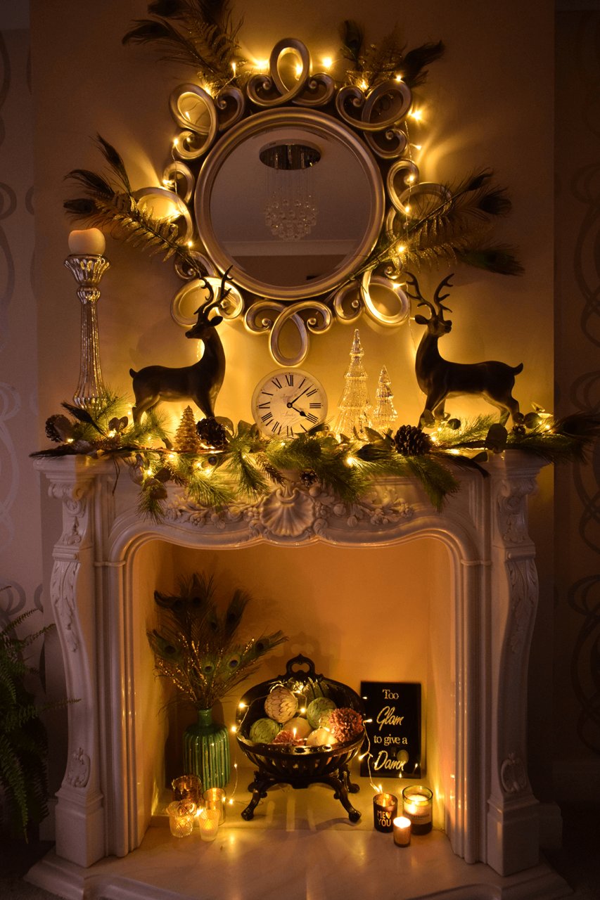 christmas decor around fireplace wow !! Wonderful Fireplace Mantel Christmas Decoration Ideas