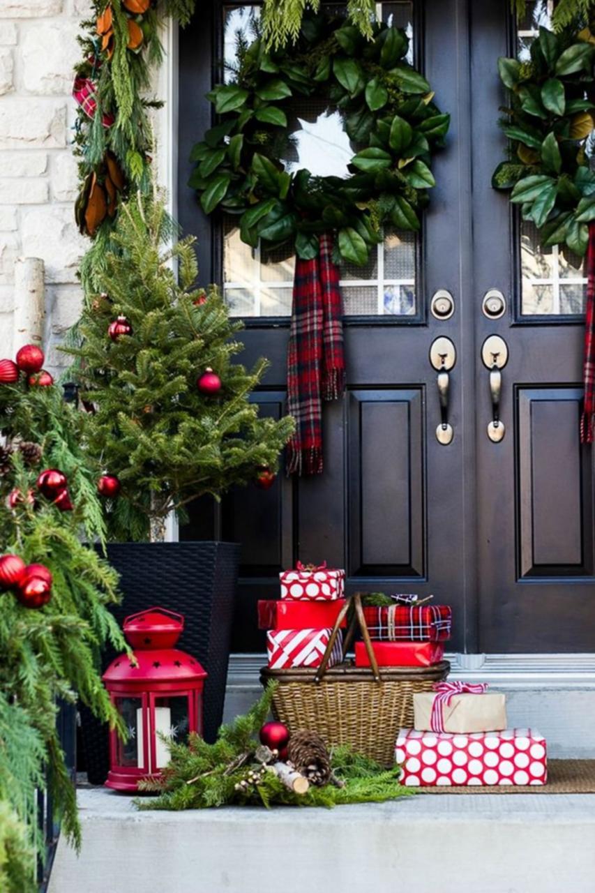 christmas front porch decor ideas 20+ Comfy Christmas Front Porch Decor Ideas To Looks More Elegant Diy