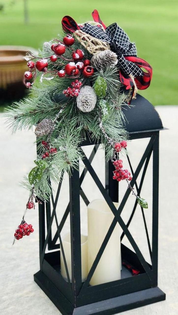 christmas decorating ideas for lanterns 25 cheap and easy diy outdoor christmas lanterns decorations ideas 19