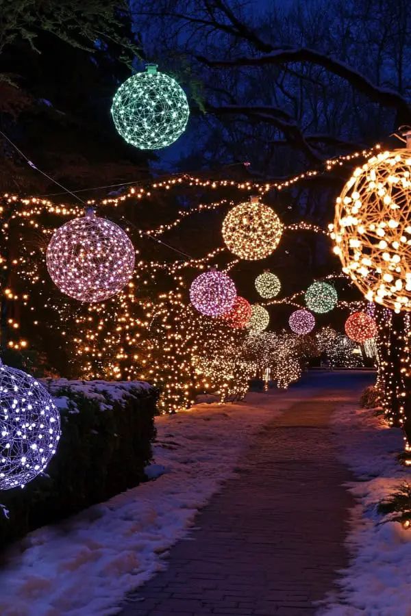 christmas lanterns decor ideas Top 20 Ideas for Christmas Garden Decorations to Brighten Up Your