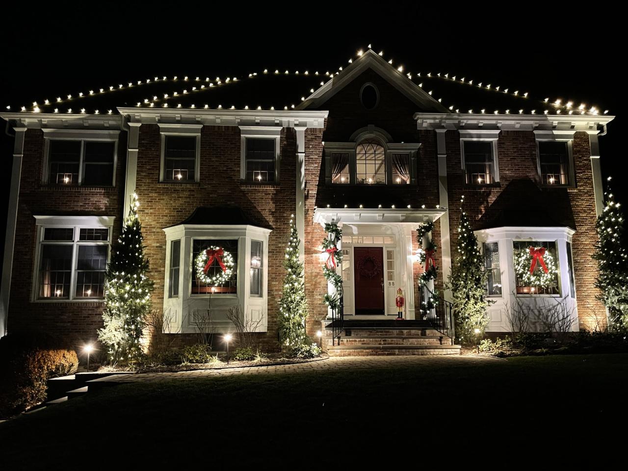 christmas decor lighting service Hire Professional Outdoor Christmas Lighting & Decorations Service