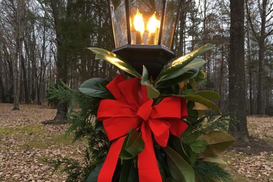 light pole christmas decor Pin by Rhonda Howell on Christmas Christmas lamp post, Christmas