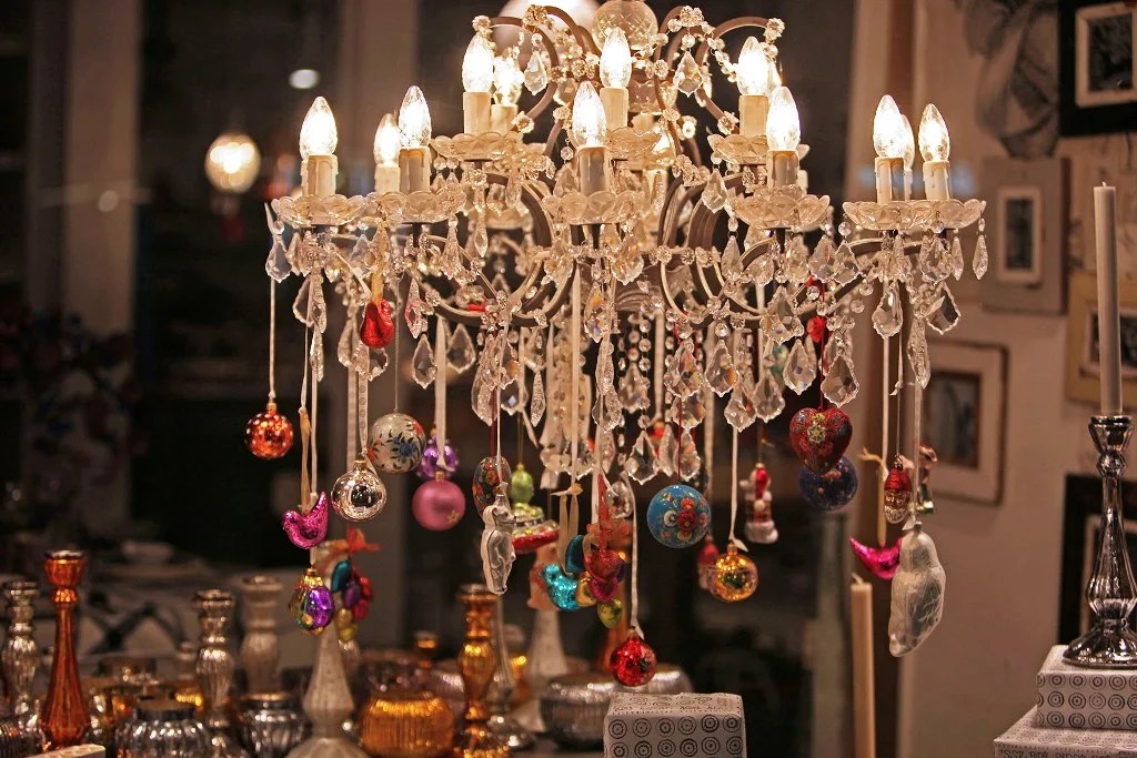 chandelier christmas decor ideas 20 Christmas Chandelier Decorating Ideas To Try · Inspired Luv