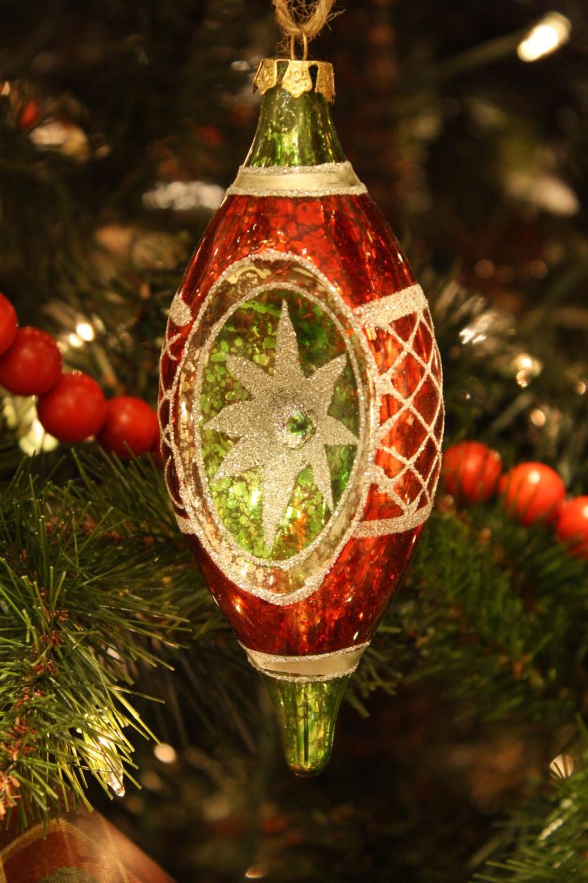 vintage look christmas decor Luvinholidays/Christmas Vintage christmas ornaments, Christmas