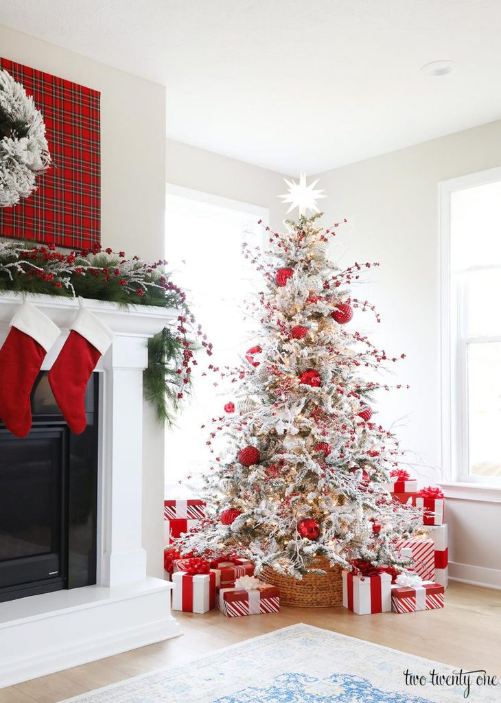 white and red christmas decor Fireplace Christmas Decorations White christmas tree decorations, Red