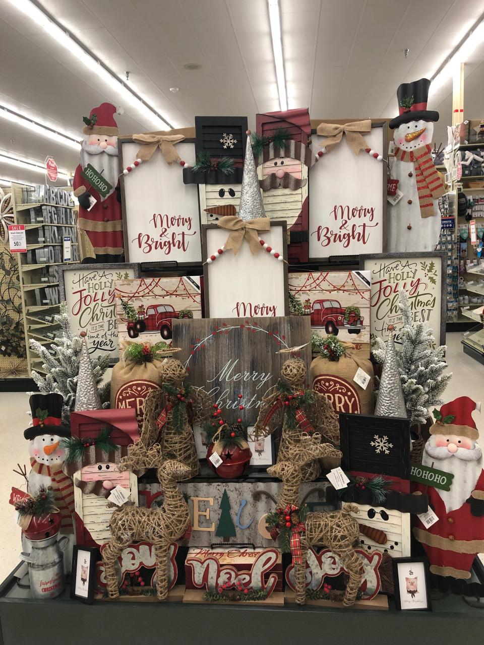 christmas decor at hobby lobby Pin by Natalie Duckworth Wright on Hobby Lobby Hobby lobby christmas