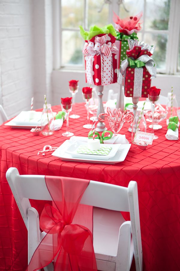 end table christmas decor Holiday Table Decor Ideas On Any Budget Christmas centerpieces, Diy