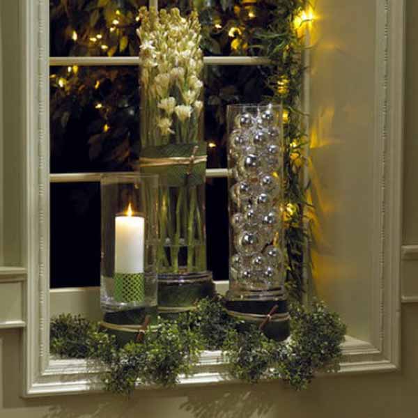 christmas decor for window sills 20 Beautiful Window Sill Decorating Ideas for Christmas and New Years