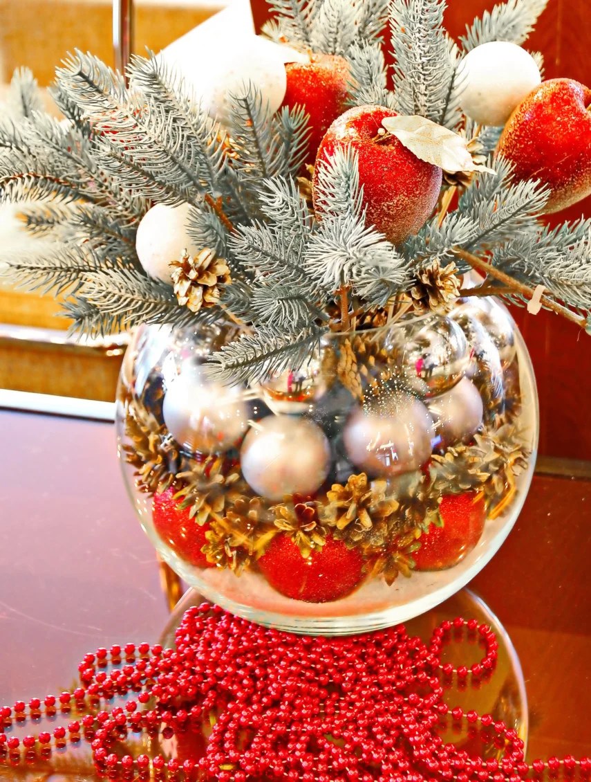 christmas vase decor ideas Glass Vases Decoration Ideas for Christmas 25 Beautiful Arrangements