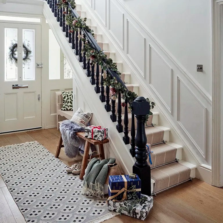 hallway christmas decorating ideas Christmas hallway decorating ideas to impress your guests