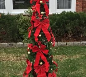 christmas decor using tomato cages Christmas tomato Cages Hometalk