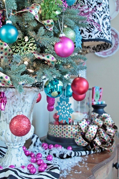 colorful christmas decor ideas 54 Colorful Christmas Inspiring Decor Ideas DigsDigs