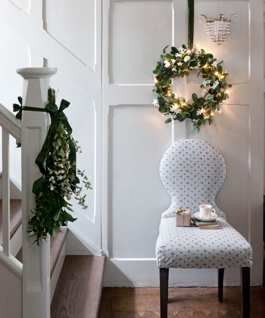 hallway christmas decorating ideas Christmas hallway ideas Christmas hallway decorations to impress