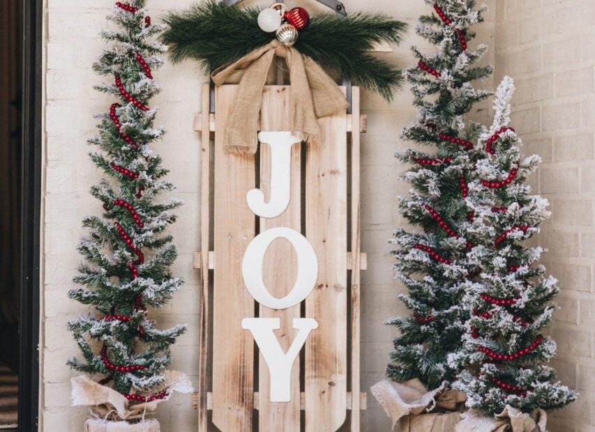 christmas outdoor entryway decorations How to Create a Festive Christmas Entryway Curls and Cashmere