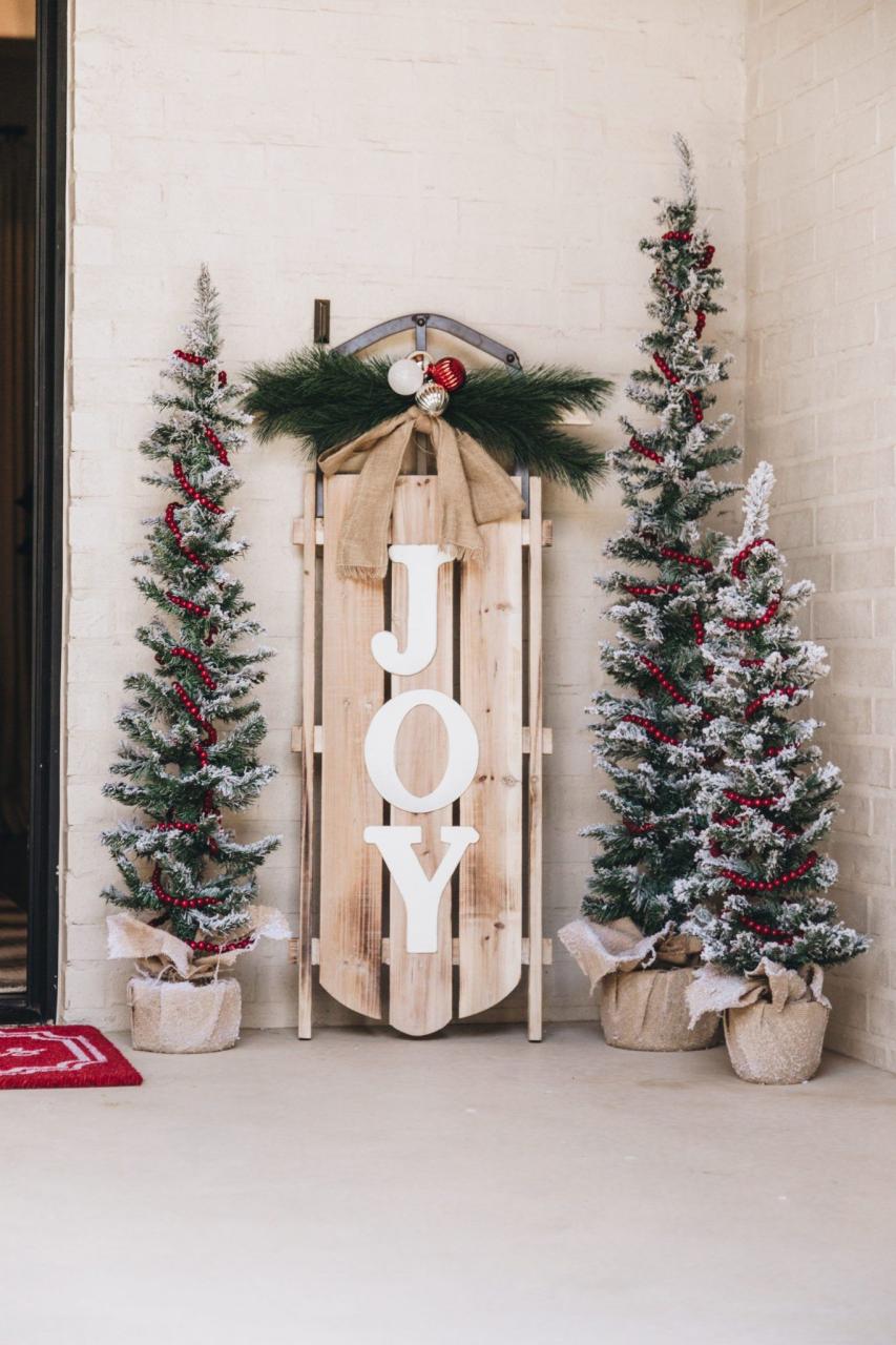 christmas outdoor entryway decorations How to Create a Festive Christmas Entryway Curls and Cashmere