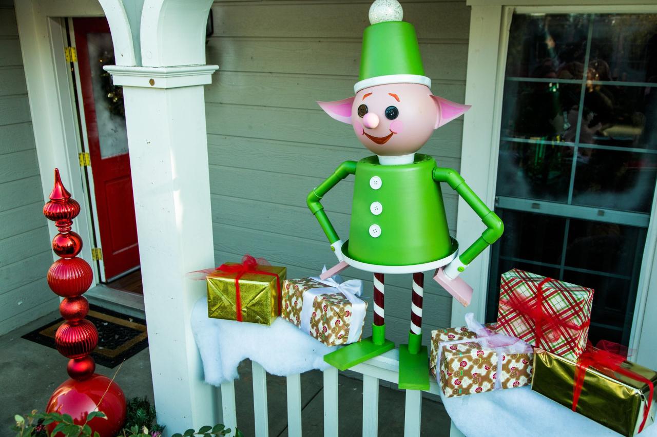 elf christmas decorations outdoor DIY Lawn Elves Elf christmas decorations, Christmas decorations diy