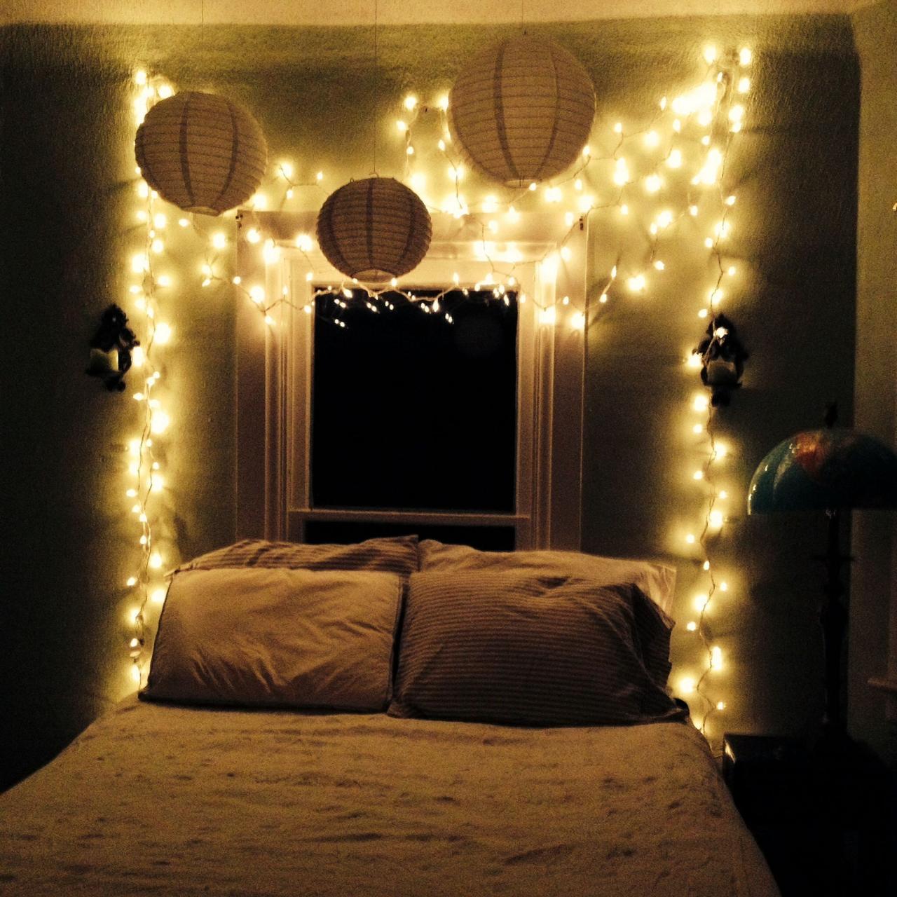 christmas lights for room decor Great Idea 35+ Amazing Christmas Light Bedroom Decoration Ideas https