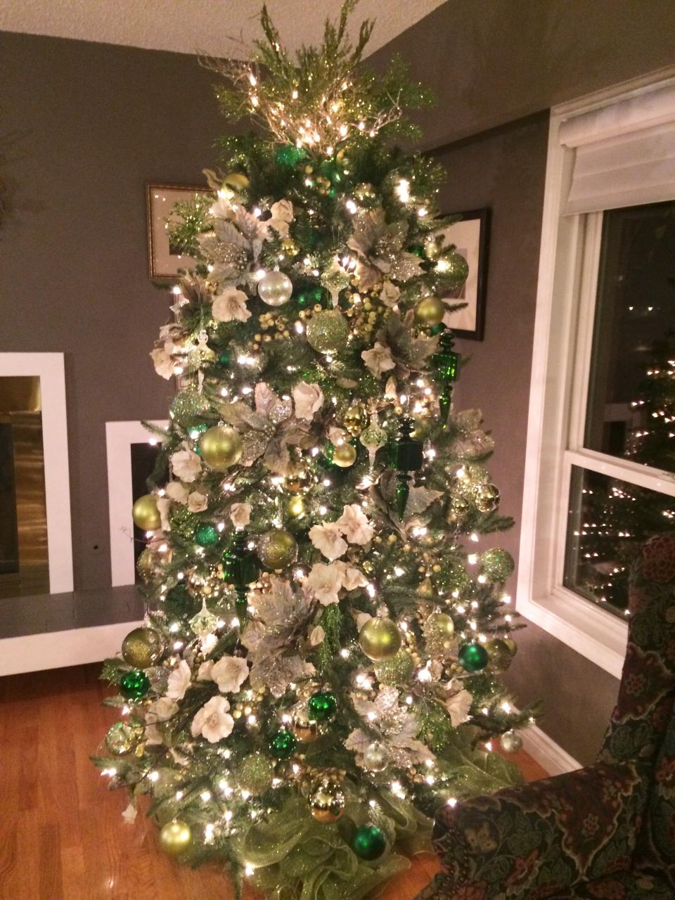 green christmas tree decor ideas 38 Popular Green christmas tree decorations for Remodeling Design