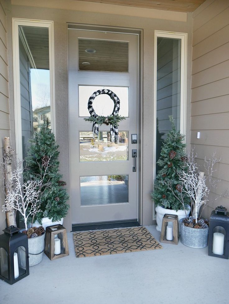 winter porch decor after christmas Winter Porch Decor (With images) Christmas porch decor, Front porch