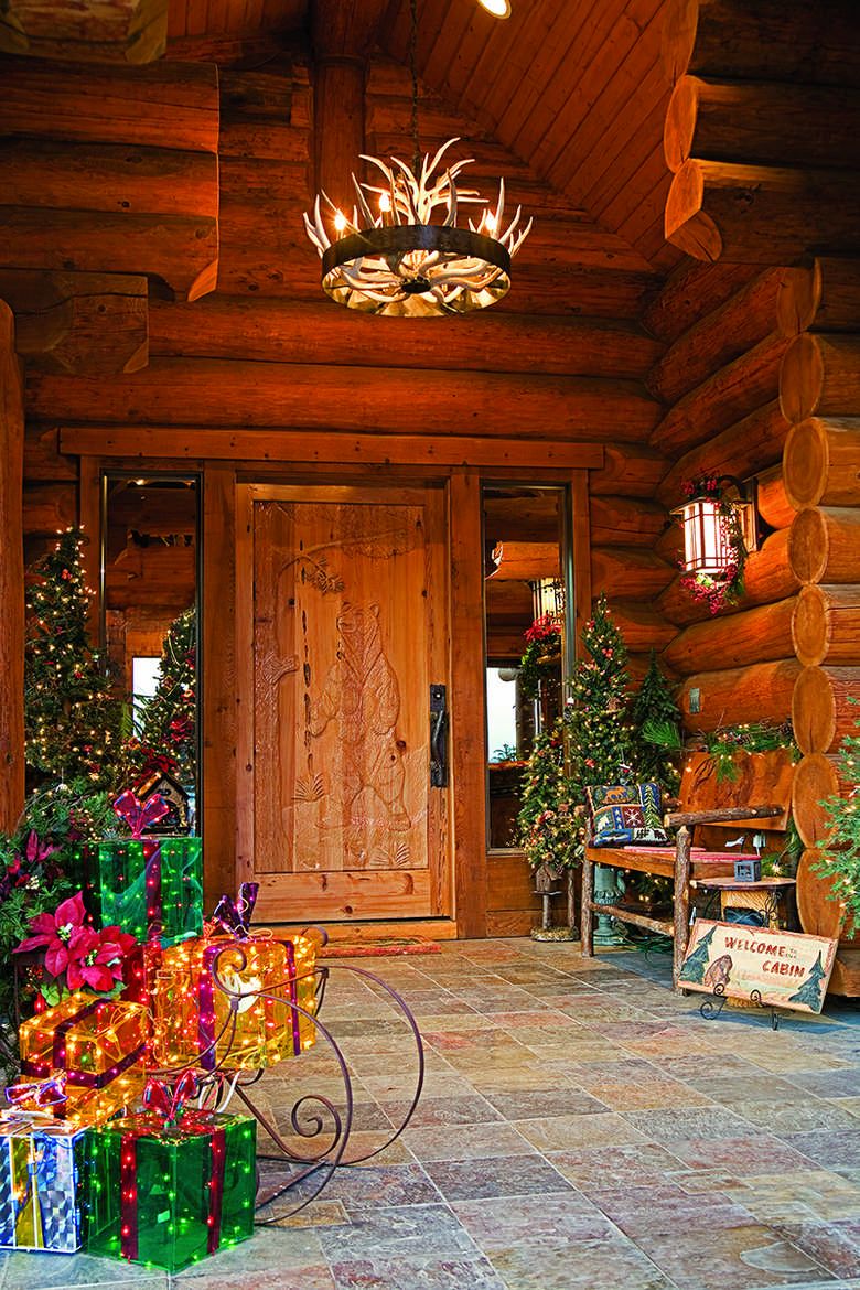 christmas decorating ideas for log cabin Festive Log Homes Get into the Holiday Spirit Log homes, Log home