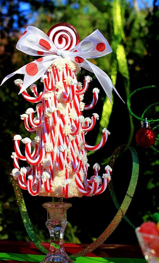 candy cane christmas decor ideas 25 Fun Candy Cane Christmas Décor Ideas For Your Home DigsDigs