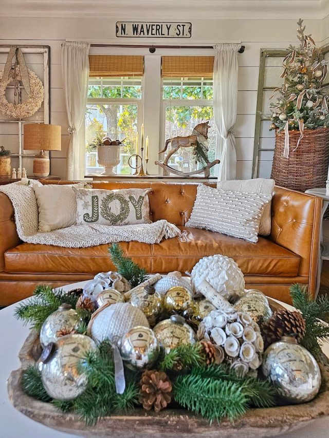 white and green christmas decor Green and White Christmas Decor Ideas For Your Holiday Home Shiplap