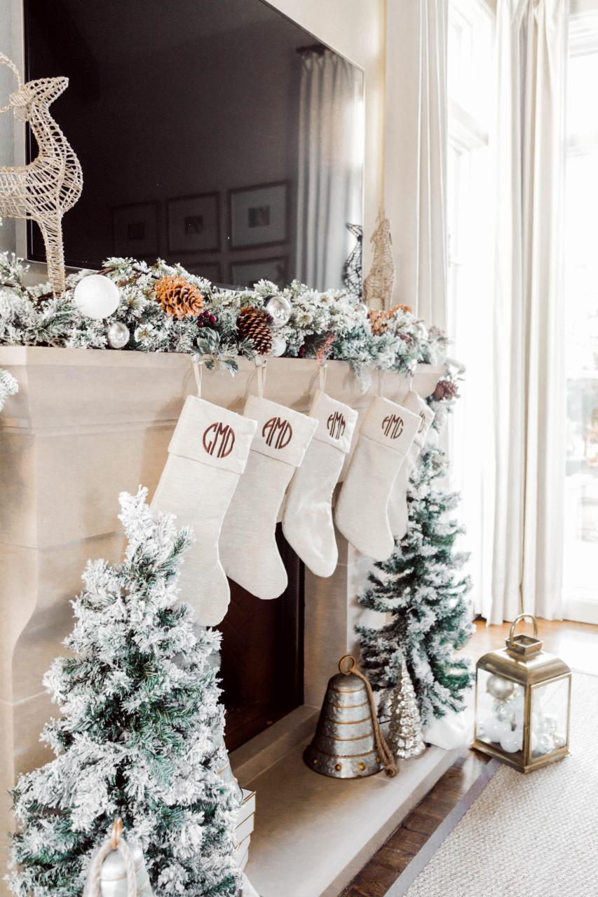 neutral color christmas decor Neutral Christmas Decor Ideas Curls and Cashmere