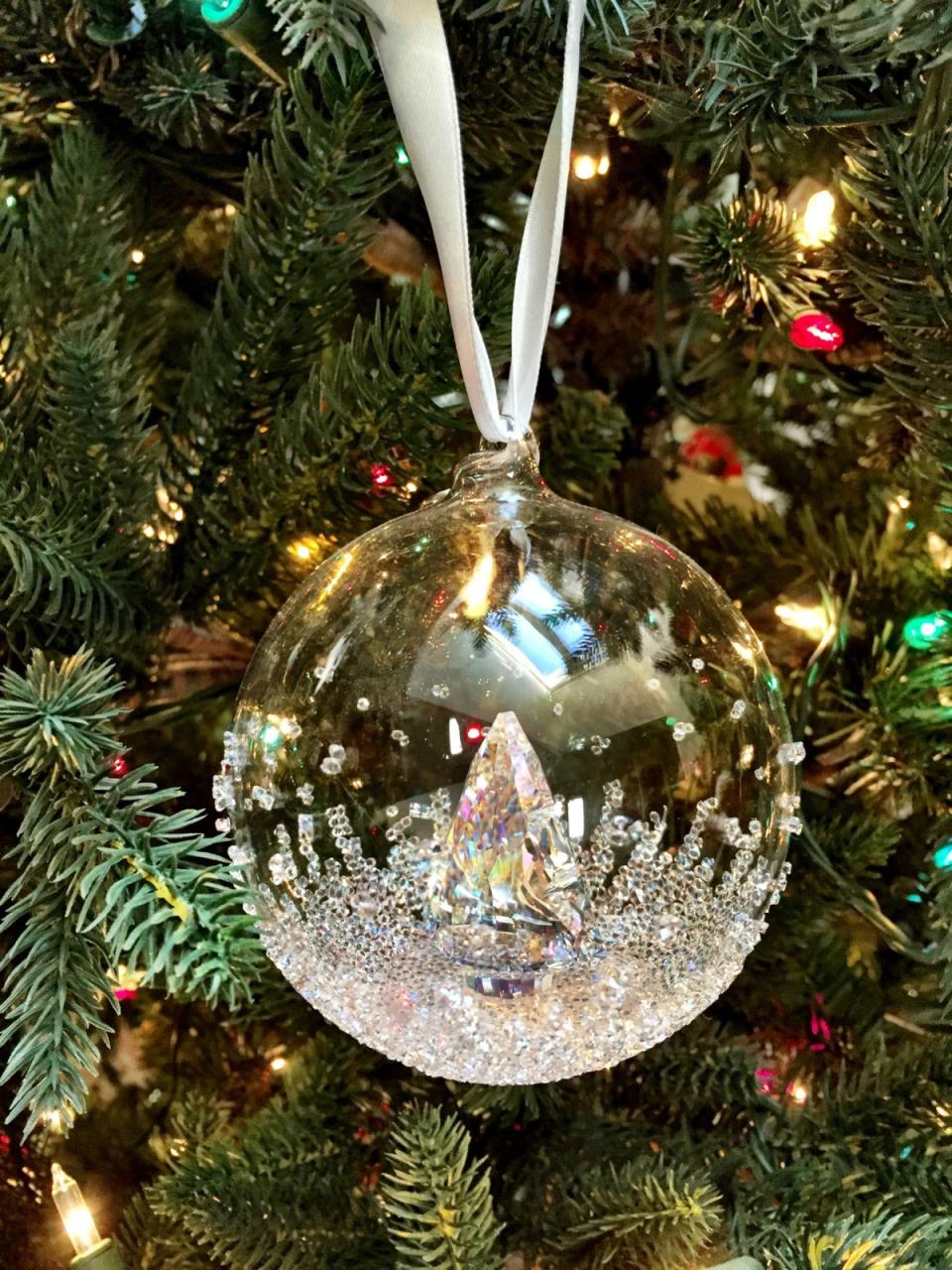 diy christmas balls decor Decorating Glass Ball Christmas Ornaments ThriftyFun