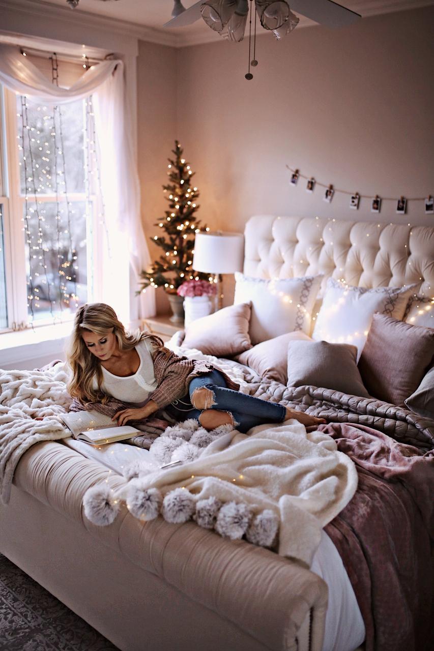 christmas decor for your bedroom 7 Holiday Decor Ideas for Your Bedroom to Olivia Rink