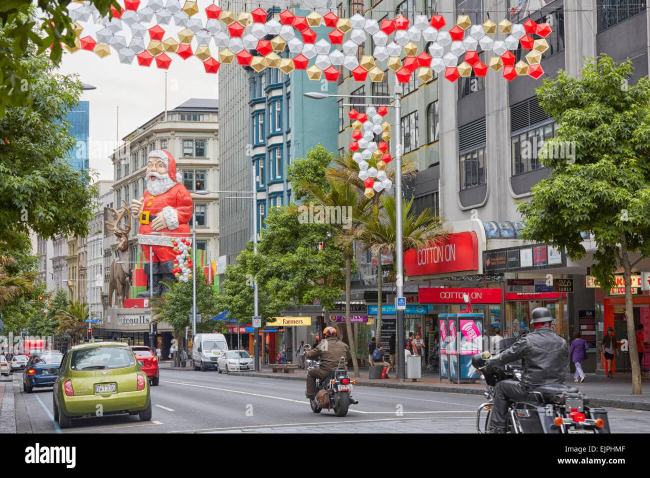 christmas decor new zealand Queen Street Christmas decorations, Auckland, New Zealand Stock Photo