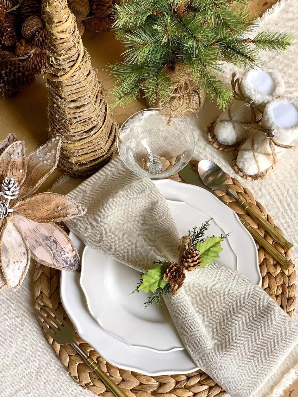 rustic christmas table decor Rustic Christmas Table Ideas Be Brave and Bloom