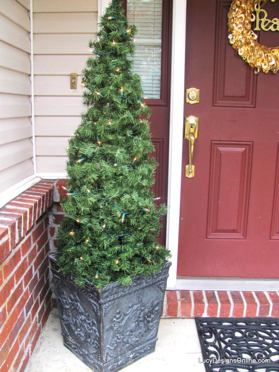 christmas decor using tomato cages DIY Tomato Cage and Garland Topiary Christmas Trees Lucy Designs