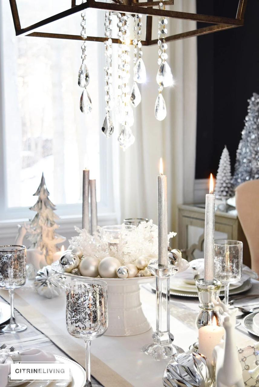 white christmas table decor A WINTER WHITE AND SILVER HOLIDAY TABLESCAPE